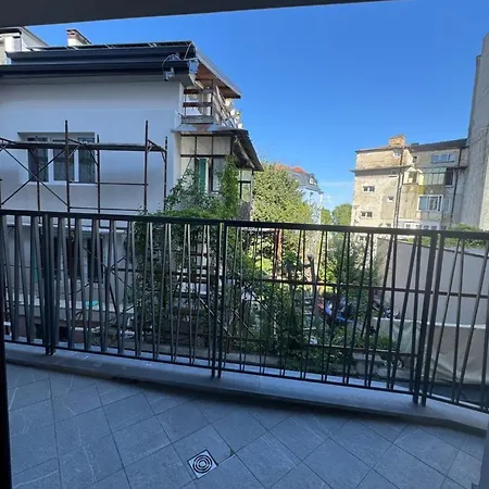 Luxury Brand New Md 2 In Center Apartment Varna